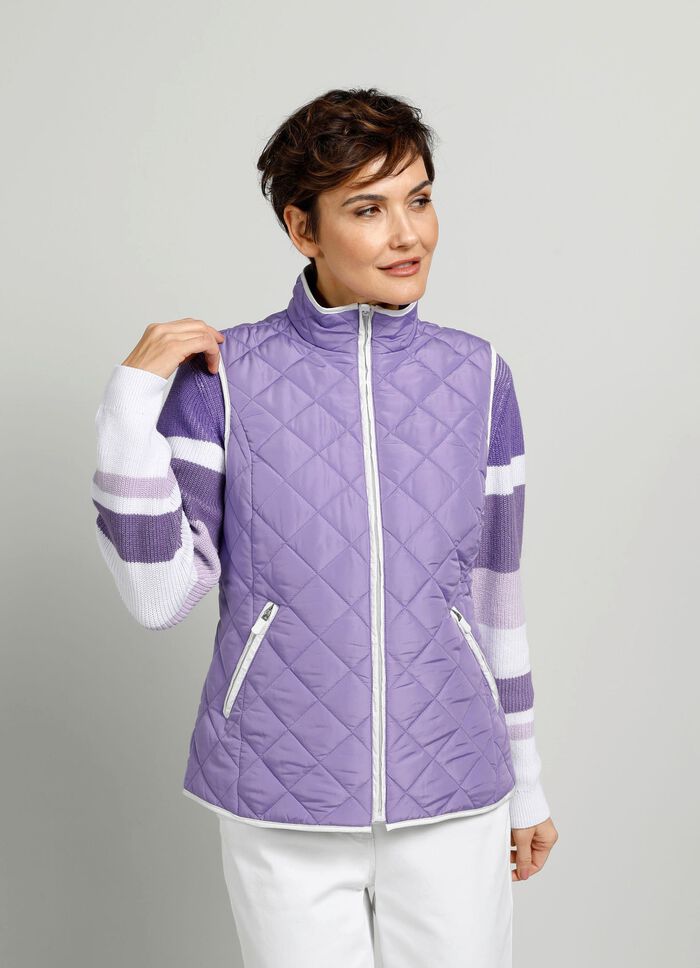 Gewatteerd vest met contrasterende biezen 