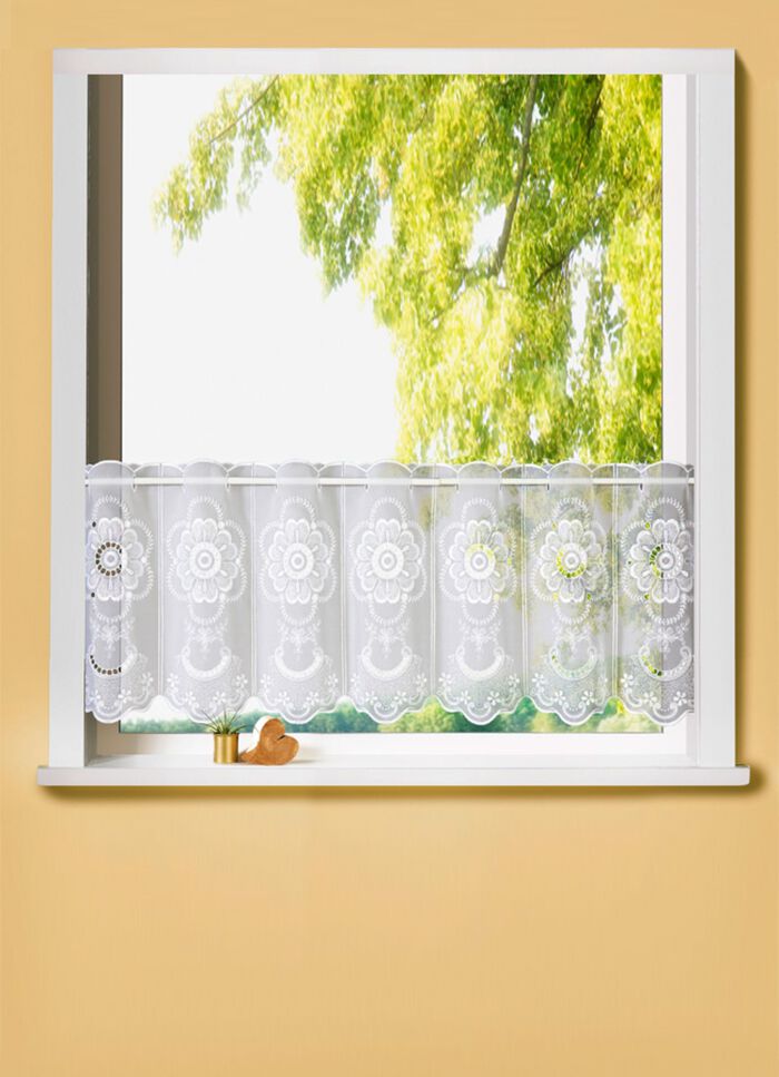 Korte vitrage met borduurwerk van Plauen 