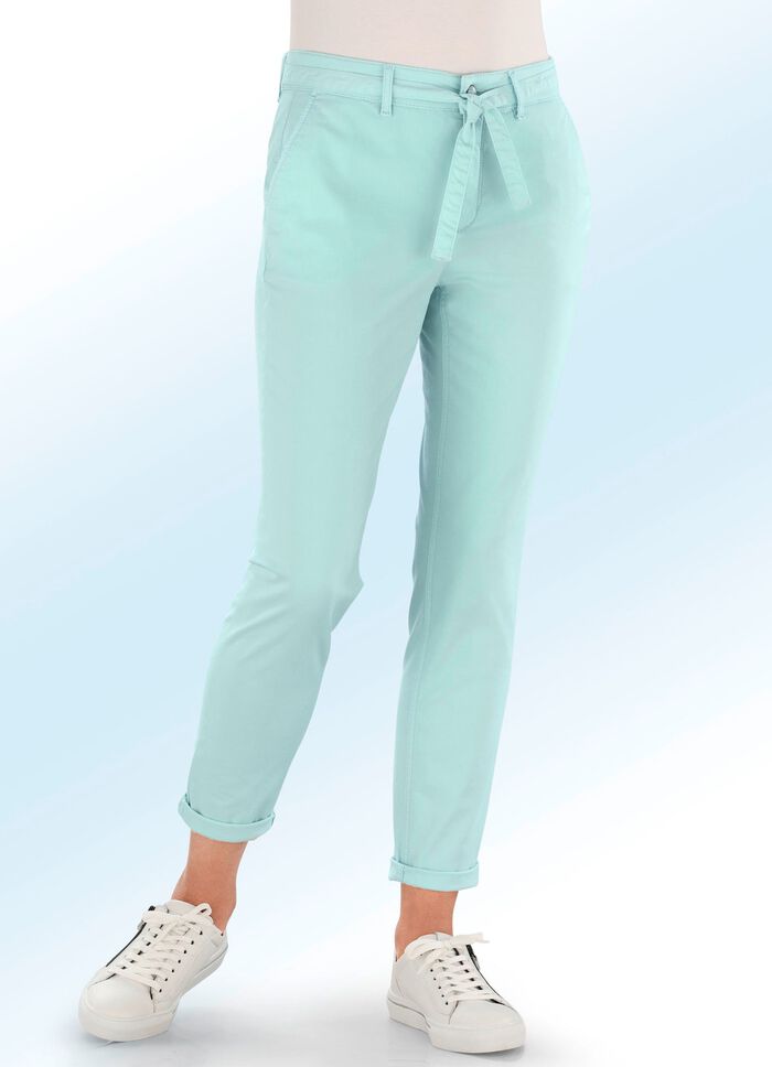 Broek in trendy chinovorm 