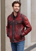 Kort leren jack met borstzakken 