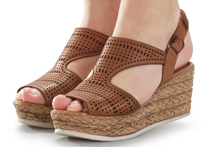 Andrea Conti sandaal gemaakt van nappaleer KASTANJE