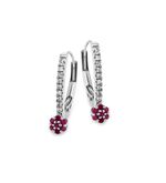 Elegante oorbellen met 18 diamanten en echte robijn 