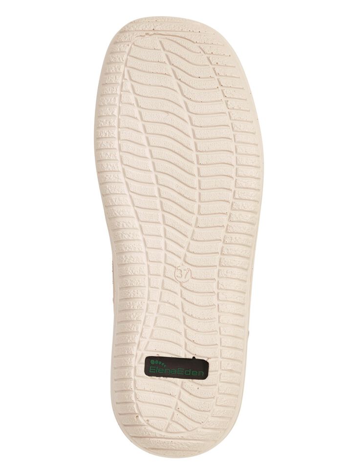 ELENA EDEN veterschoen gemaakt van nappaleer met een gerimpelde structuur 