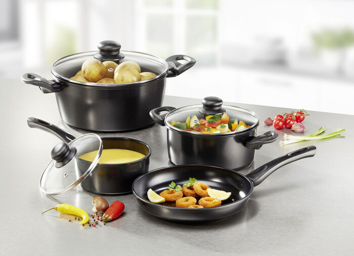 Energiebesparende pannenset met megaharde diamant-keramische antiaanbaklaag ZWART