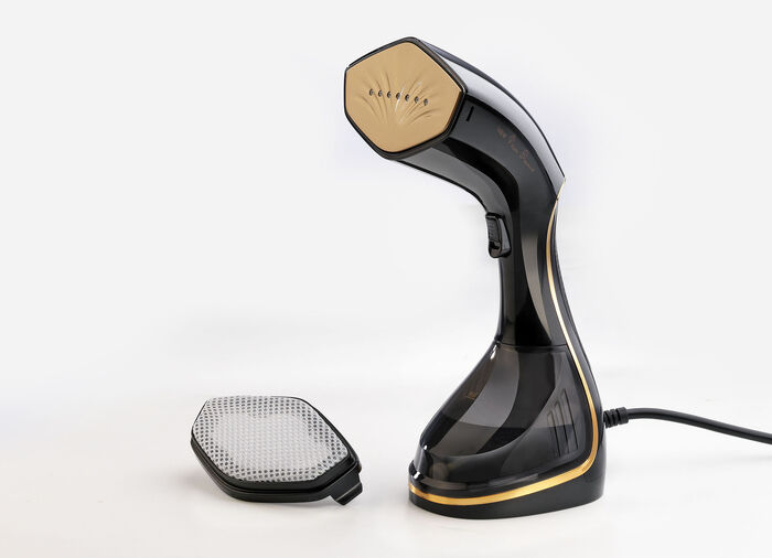 Grundig stoomborstel: ideaal voor hangende kleding en op reis 