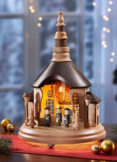 Seiffen Church vuurtoren voornamelijk gemaakt van lokaal massief hout 