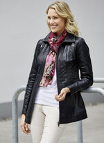 Leren jack met decoratieve stiksels 