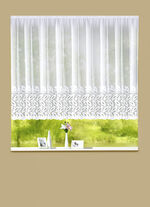 Mooie gebloemde raamvitrage 