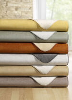 Deken met effen omkeerbare zijkant en gehaakte zoom CREME, NATUUR