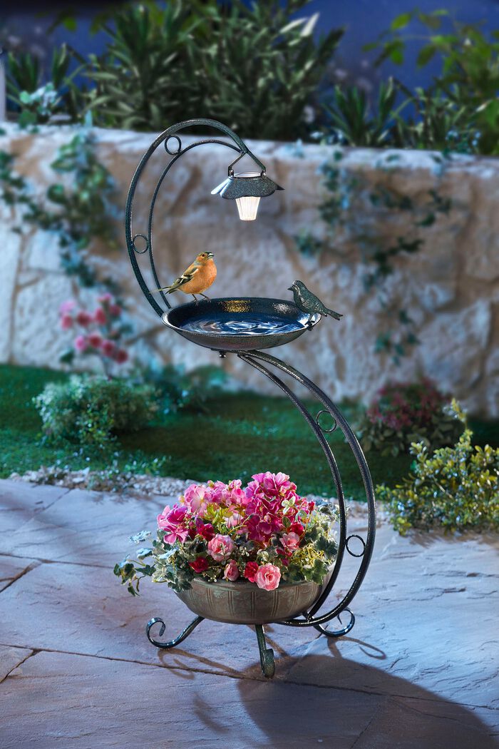 Vogelbad op zonne-energie met plantenbak 