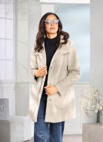 Jas met opvallende kraagoplossing 