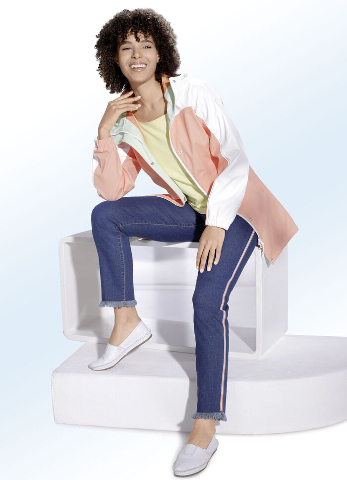 Jeans met een modieuze sierband JEANS BLAUW-ECRU-ORANJE