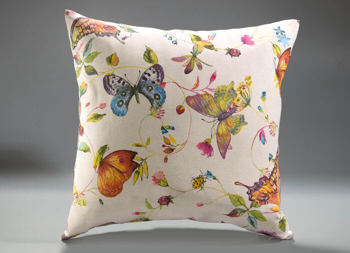 Bedsprei en kussenslopen met vlindermotieven 