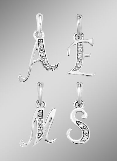 Witgouden letterhanger met diamanten 