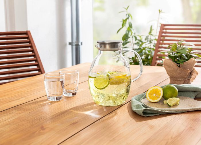 Glazen kan met ge&iuml;ntegreerde zeef 