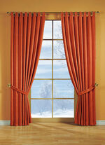 Raamdecoratie van THERMO-CHENILLE tegen tocht en kou 