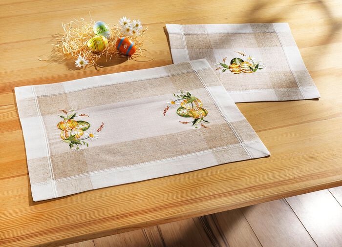 Charmante accessoires met kleurrijk paaseimotief 