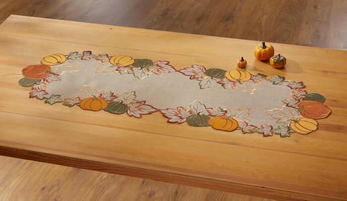 Tafel- en kamerdecoratie met ingewerkt glanzend garen ECRU