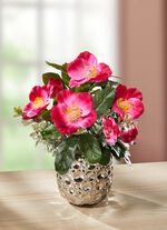 Arrangement met kerstrozen 