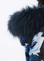 Jas met decoratief rozendessin 