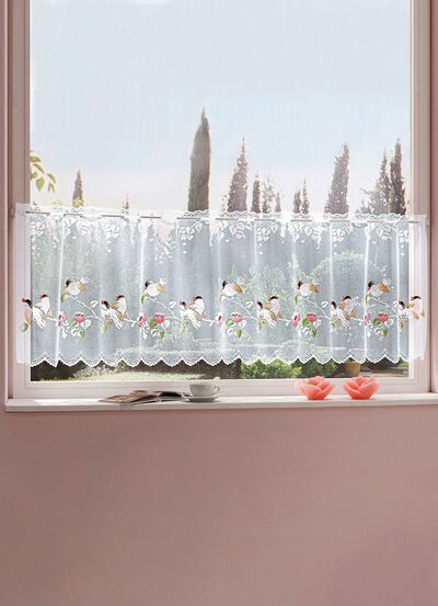 Romantische raam en deurdecoratie met roedegaten 