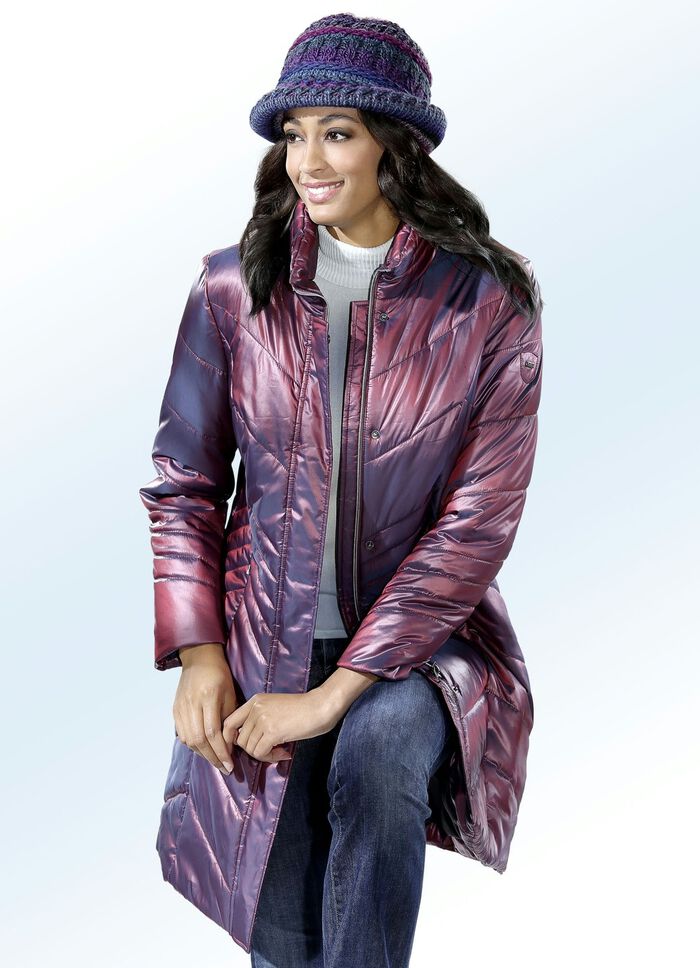 Korte mantel met opstaande kraag 