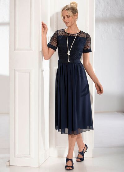 Jurkje met mooi kant 