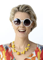 Trendy ketting van 2 rijen met gele bolletjes 
