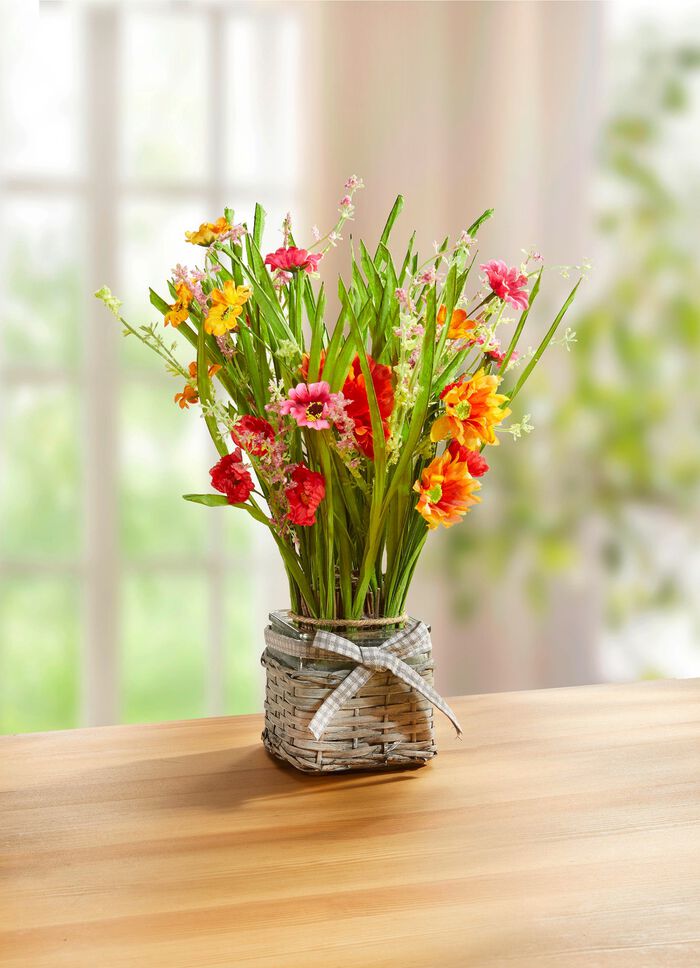 Bundel bloeiende grassen in een pot 