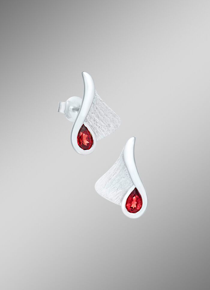 Oorknopjes met granaat 