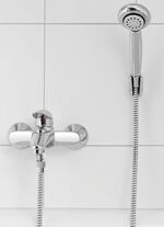 Waterbesparende douchekop en waterbespaarder 