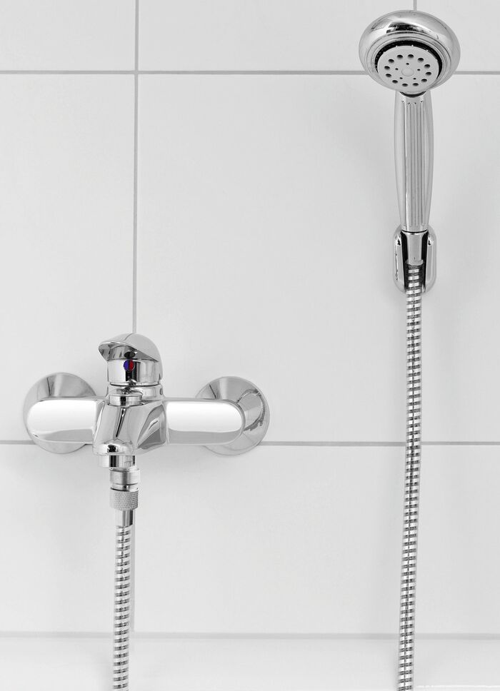 Waterbesparende douchekop en waterbespaarder 