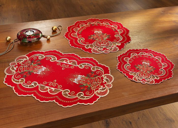 Feestelijk vormgegeven tafel- en kamerdecoratie 