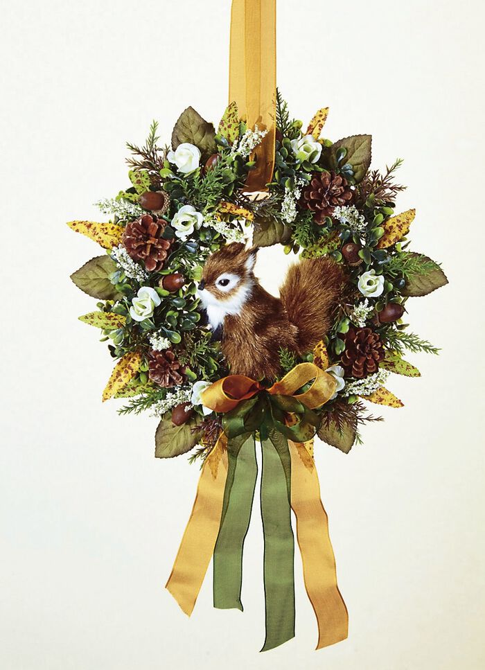 Muurkrans met eekhoorn 