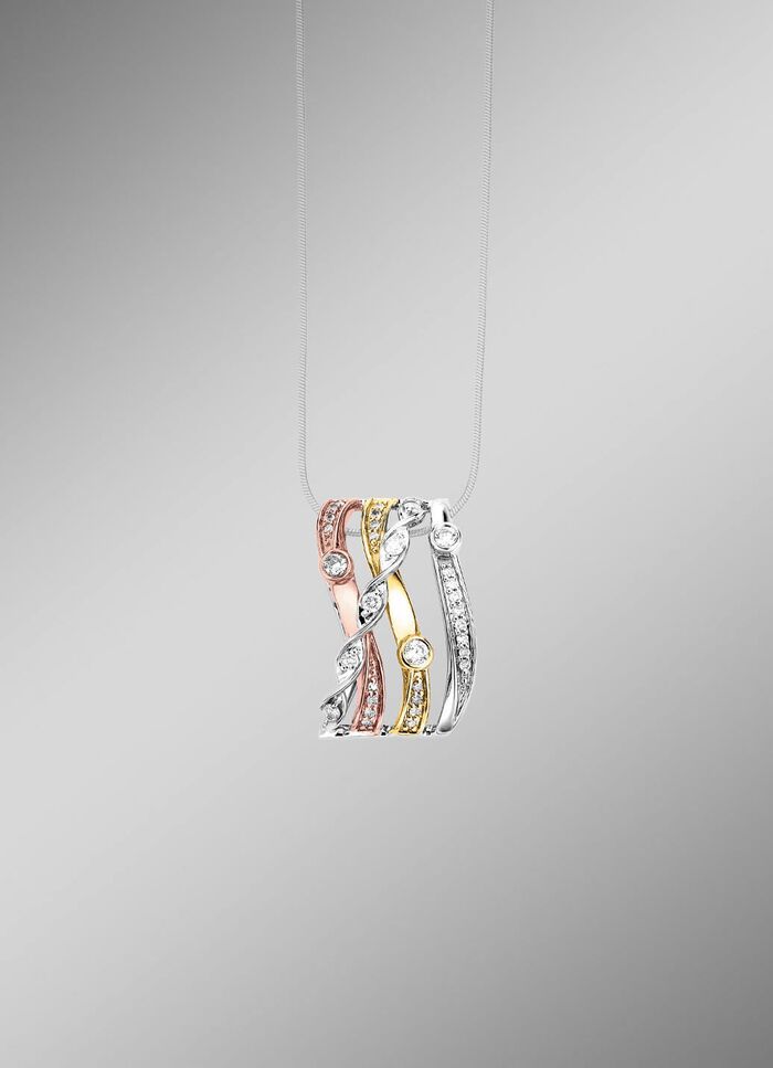 Hanger met 8 briljanten en 24 diamanten 