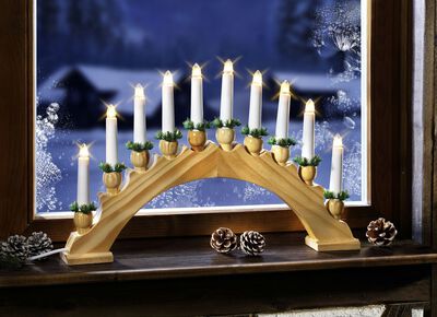 Kandelaar, 10 lampjes, gemaakt van hout 