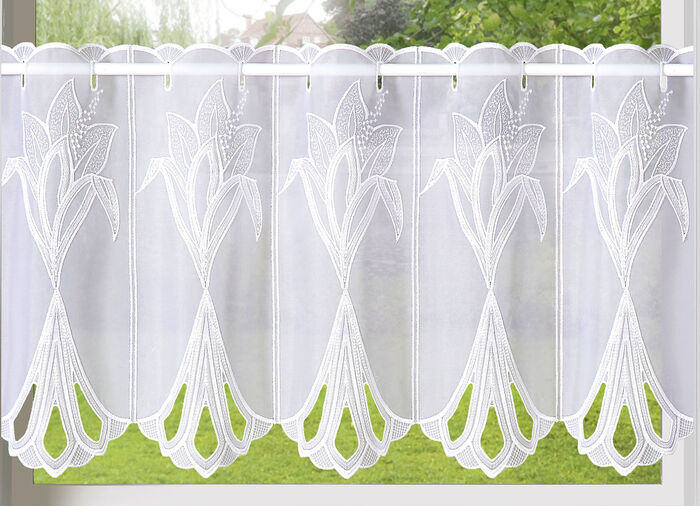 Kort gordijn Lily met Plauen-borduurwerk en roededoorvoer 