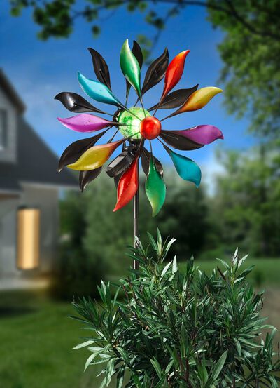 Dubbele windturbine op zonne-energie 