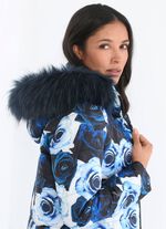 Jas met decoratief rozendessin 