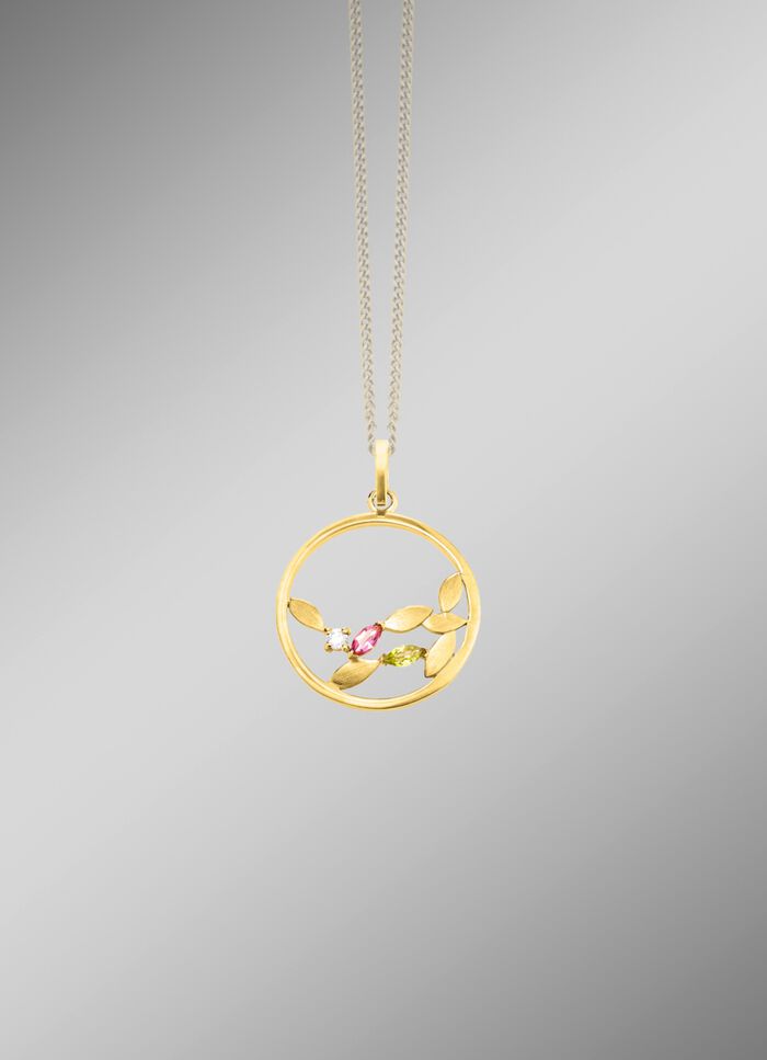 Hanger met edelstenen en synthetische zirkonia 