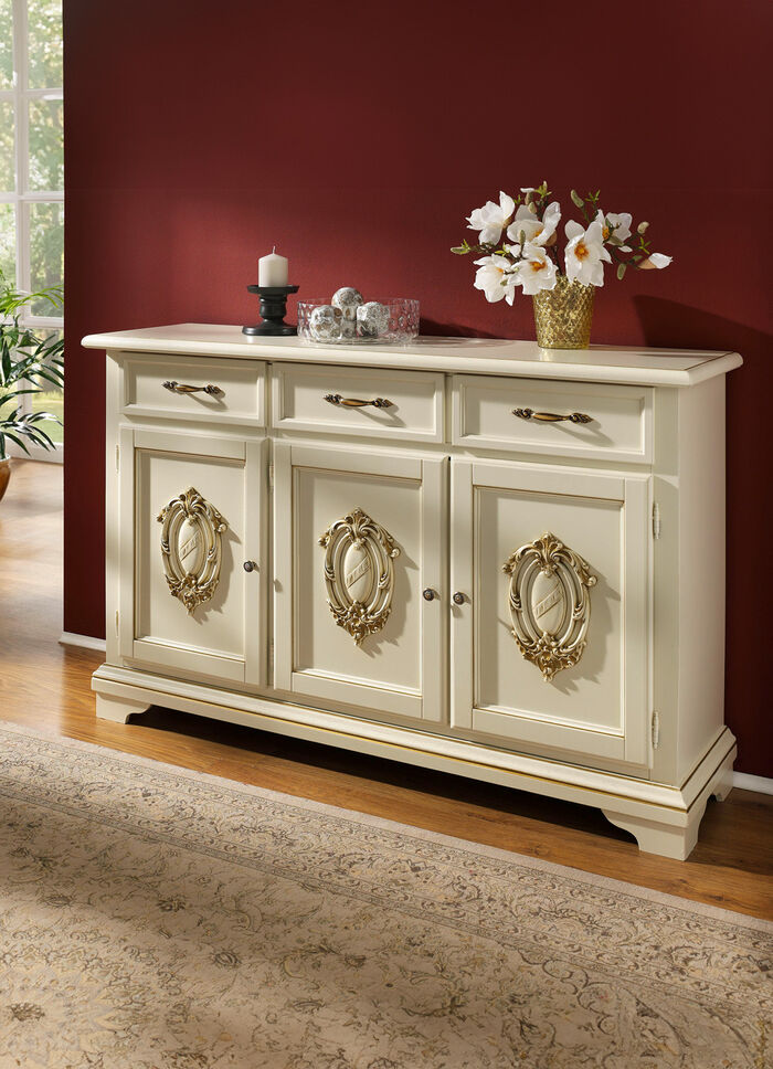 Italiaanse meubelserie met hoogwaardige houttoepassingen 