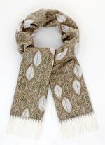 Sjaal met bladmotief 