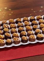 Fijne walnootpralines met marsepein 