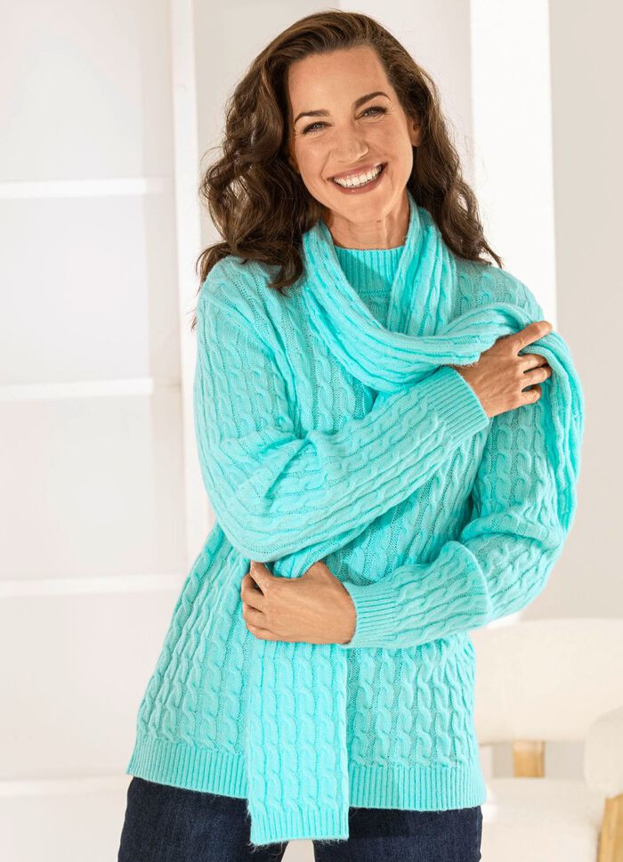 Trui met sjaal in zachte kwaliteit IJSBLAUW