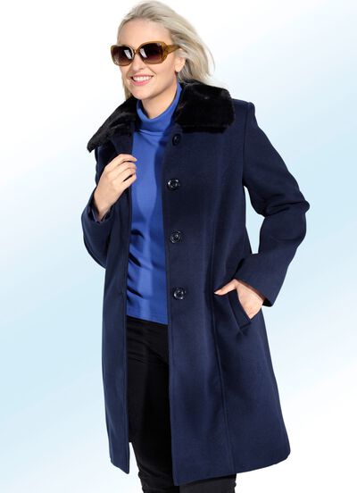 Korte mantel met knoopsluiting 