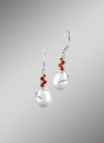 Oorbellen met zoetwaterparels in druppelvorm 