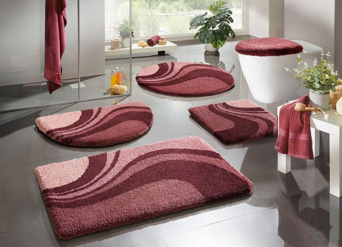 Badkamerset van Kleine Wolke met antislip achterkant BESSEN