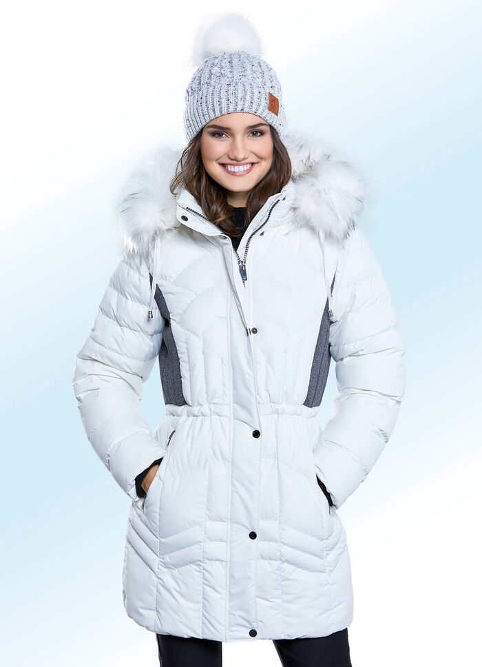 Lange jas met intrigerende stiknaadvariaties 