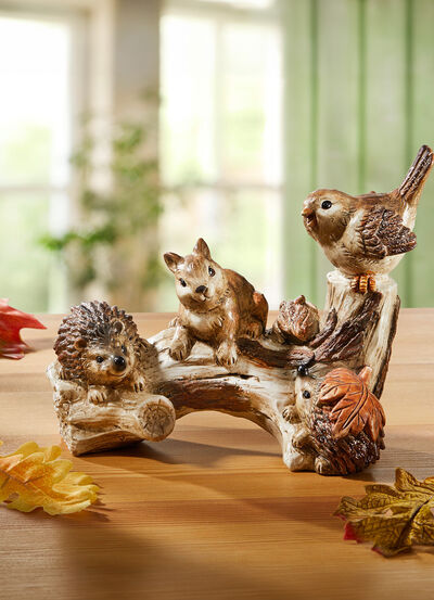 Bosdieren op boomstam 