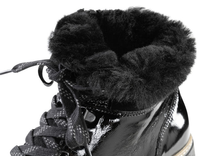 Waldl&auml;ufer enkellaarzen met veters en een gezellige kraag van lamsleer ZWART